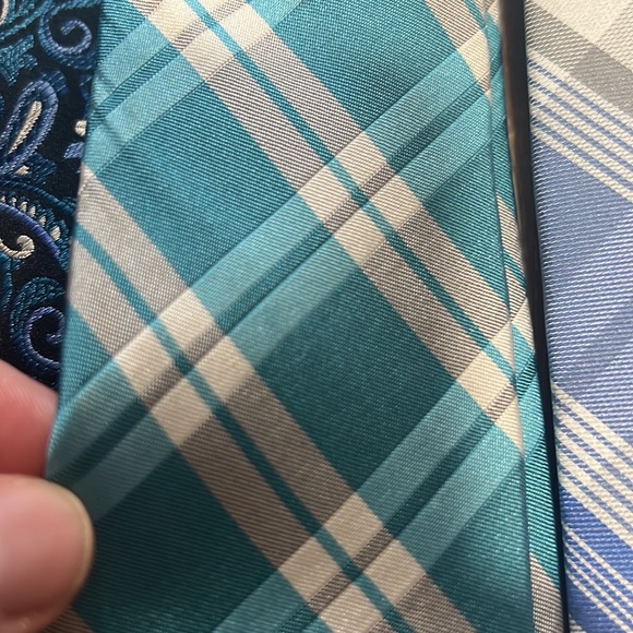 Bundle of 4 ties - Picture 4 of 8